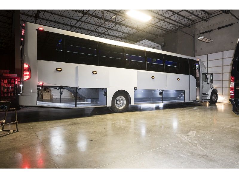 51 Passenger Super Coach Bus