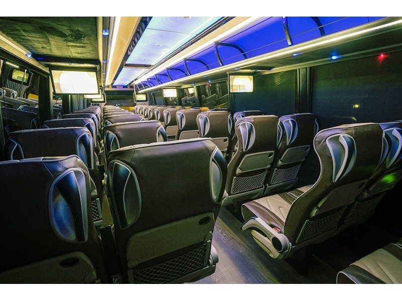 51 Passenger Super Coach Bus
